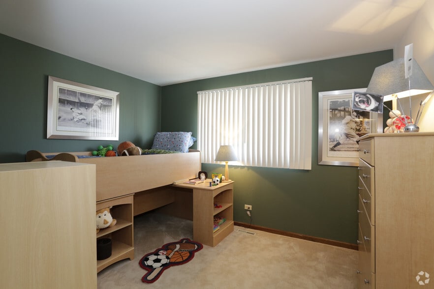 Haven on Long Grove 826 Terrace Lake Dr Aurora IL 60504 Apartment