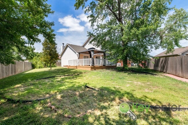 Building Photo - 3 Bedroom | 3 Bathroom - Ready to Entertai...
