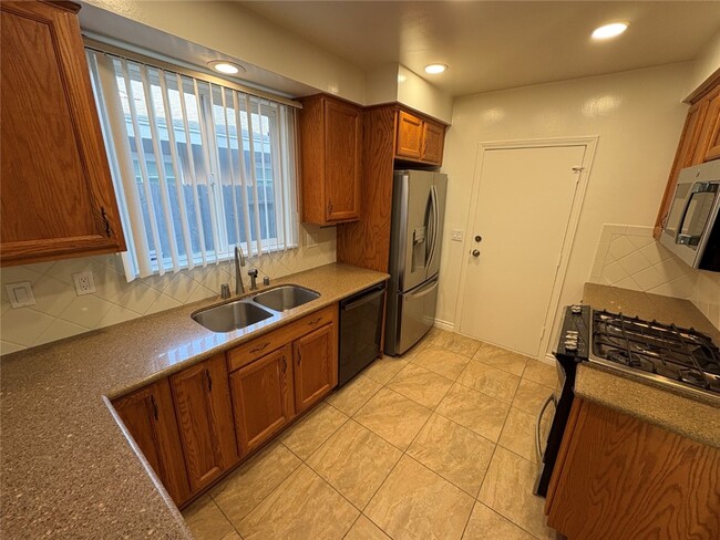 Building Photo - 15381 Cambay Ln