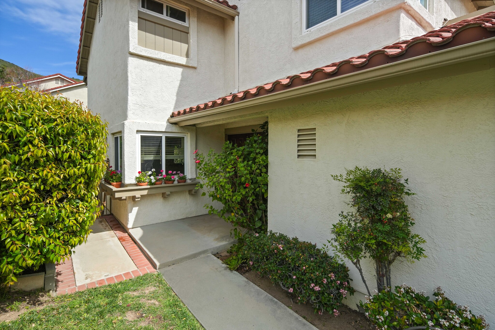 Building Photo - 19539 Shadow Springs Way