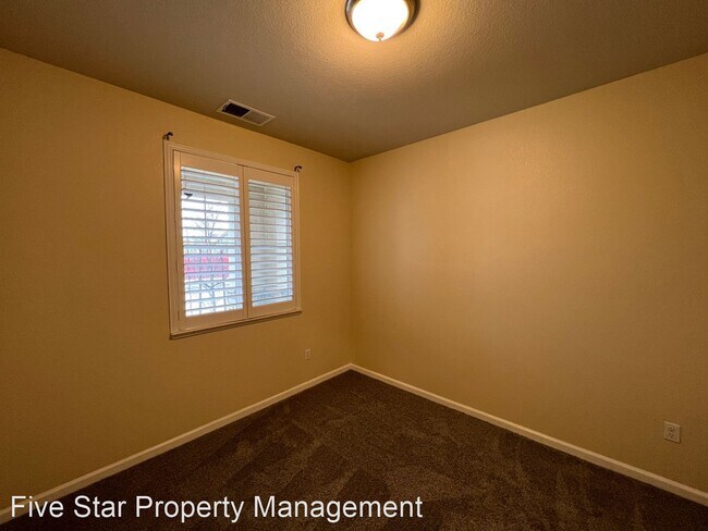 Building Photo - 4 br, 2 bath House - 1484 Rock Springs Ave