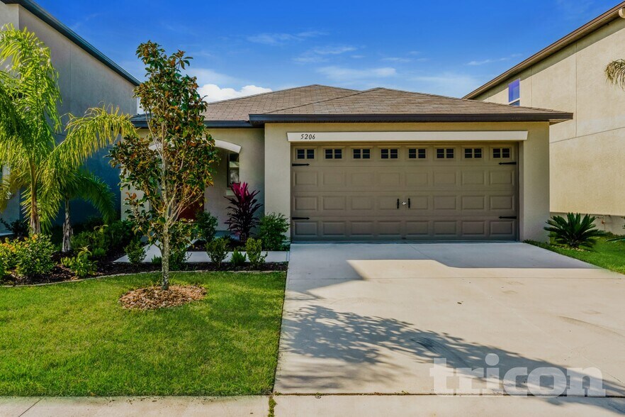 Primary Photo - 5206 White Chicory Dr