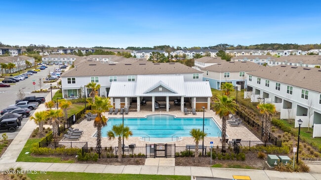 Building Photo - 8415 Zenith Cir