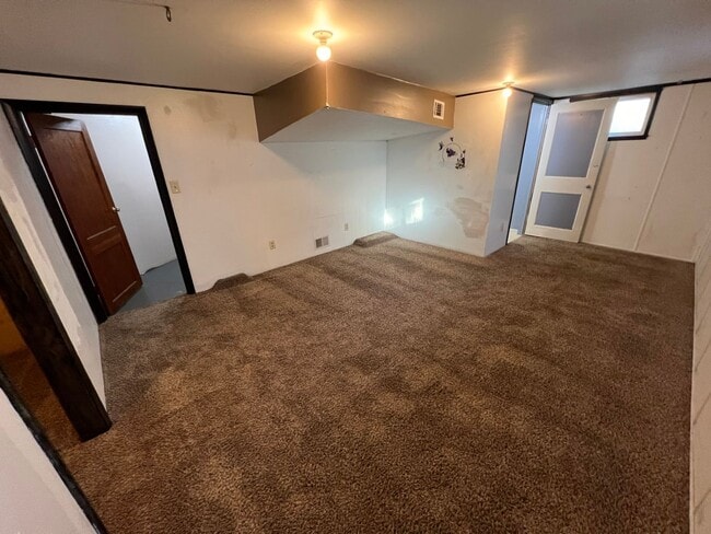 Building Photo - 3 Bed 2 Bath House