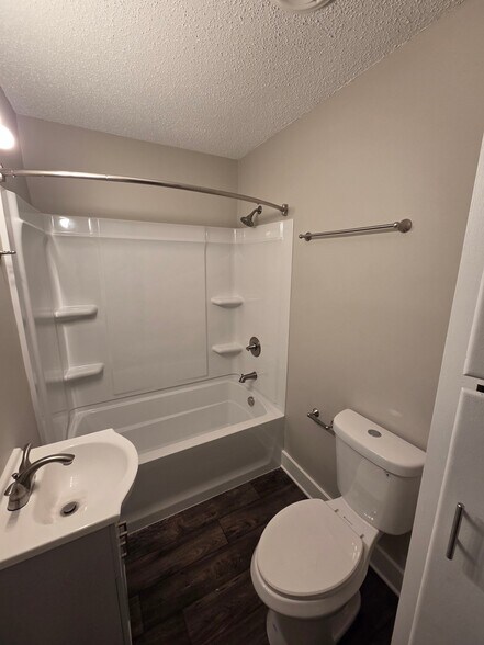 Building Photo - 515 Lillard Rd