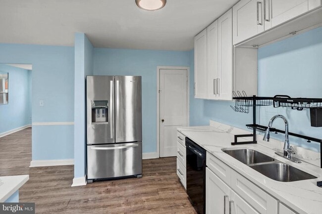 Building Photo - 2061 E Belvedere Ave