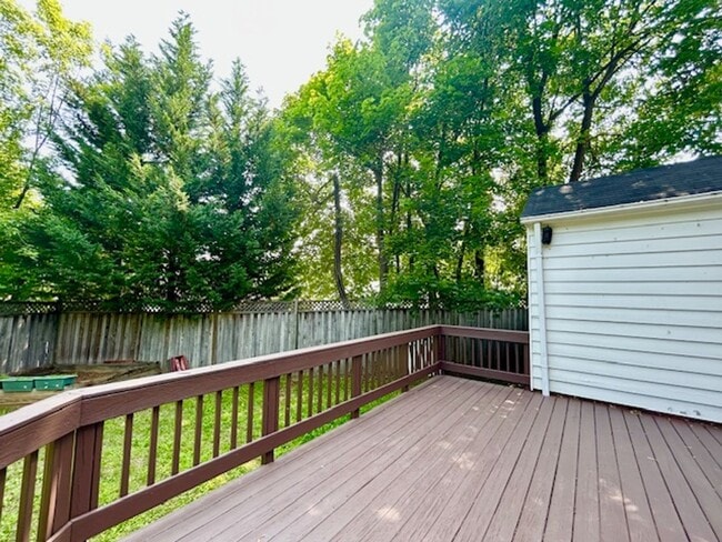Building Photo - 4523 Gladwyne Dr