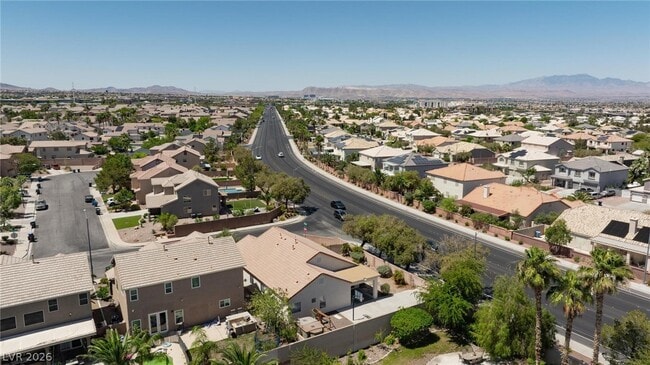 Building Photo - 2598 Highland Cliff Dr