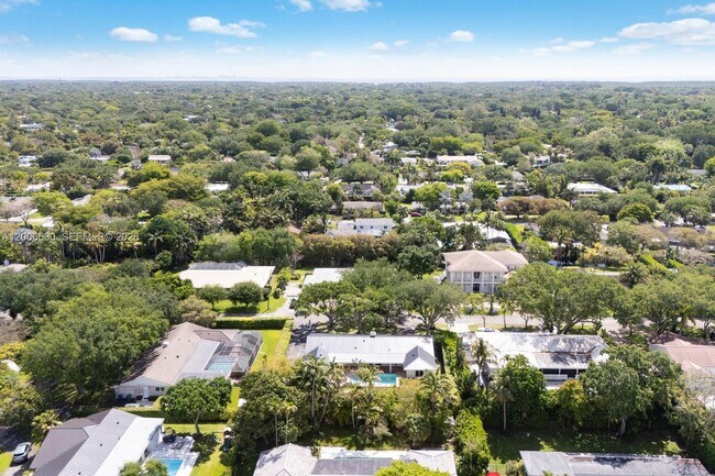 Building Photo - 13050 SW 71st Ave