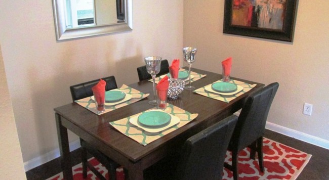 Dining Room - Glenwood Apartment Homes