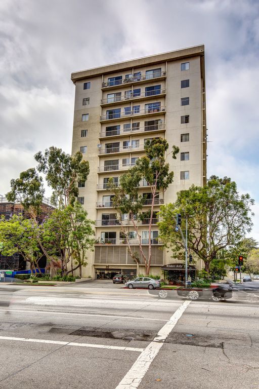 Building Photo - 10751 Wilshire Blvd