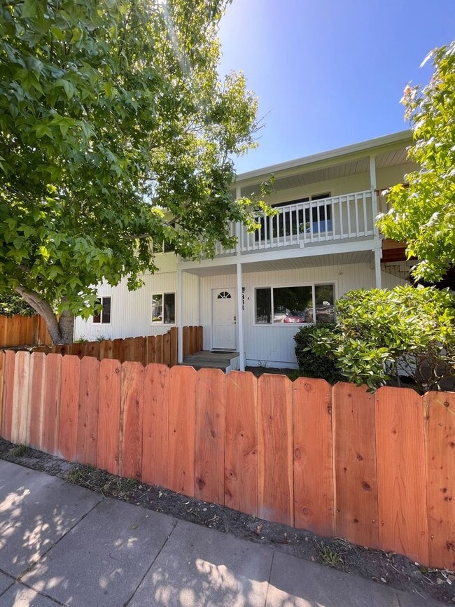 Building Photo - 831 Sinex Ave