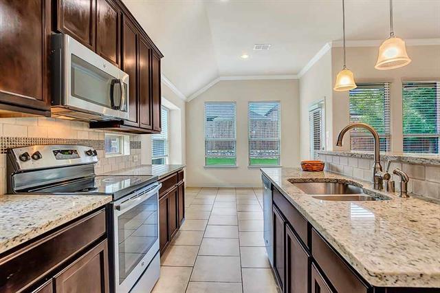 Building Photo - 183 Balfour Dr