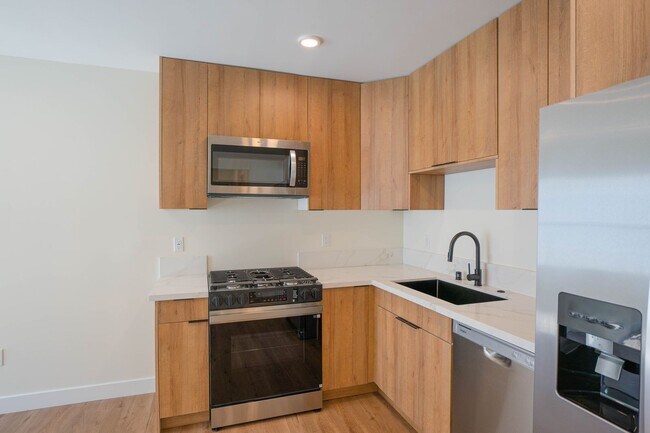 Building Photo - 1038 Westmoreland Ave