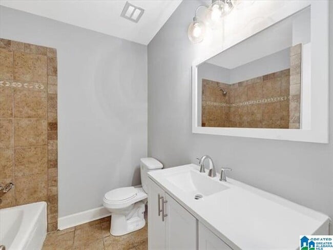 Building Photo - 3228 Mockingbird Ln