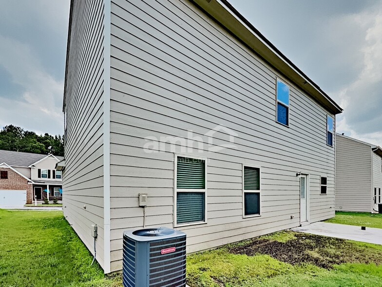 Building Photo - 350 Scotland Dr