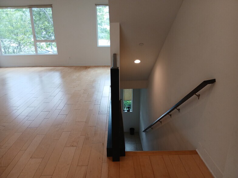 Building Photo - 139 W Live Oak Ave