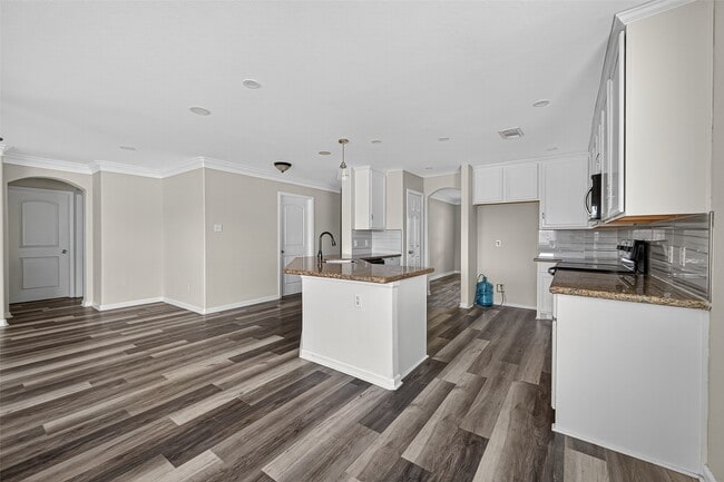 Building Photo - 7242 Autumn Bluff Ln