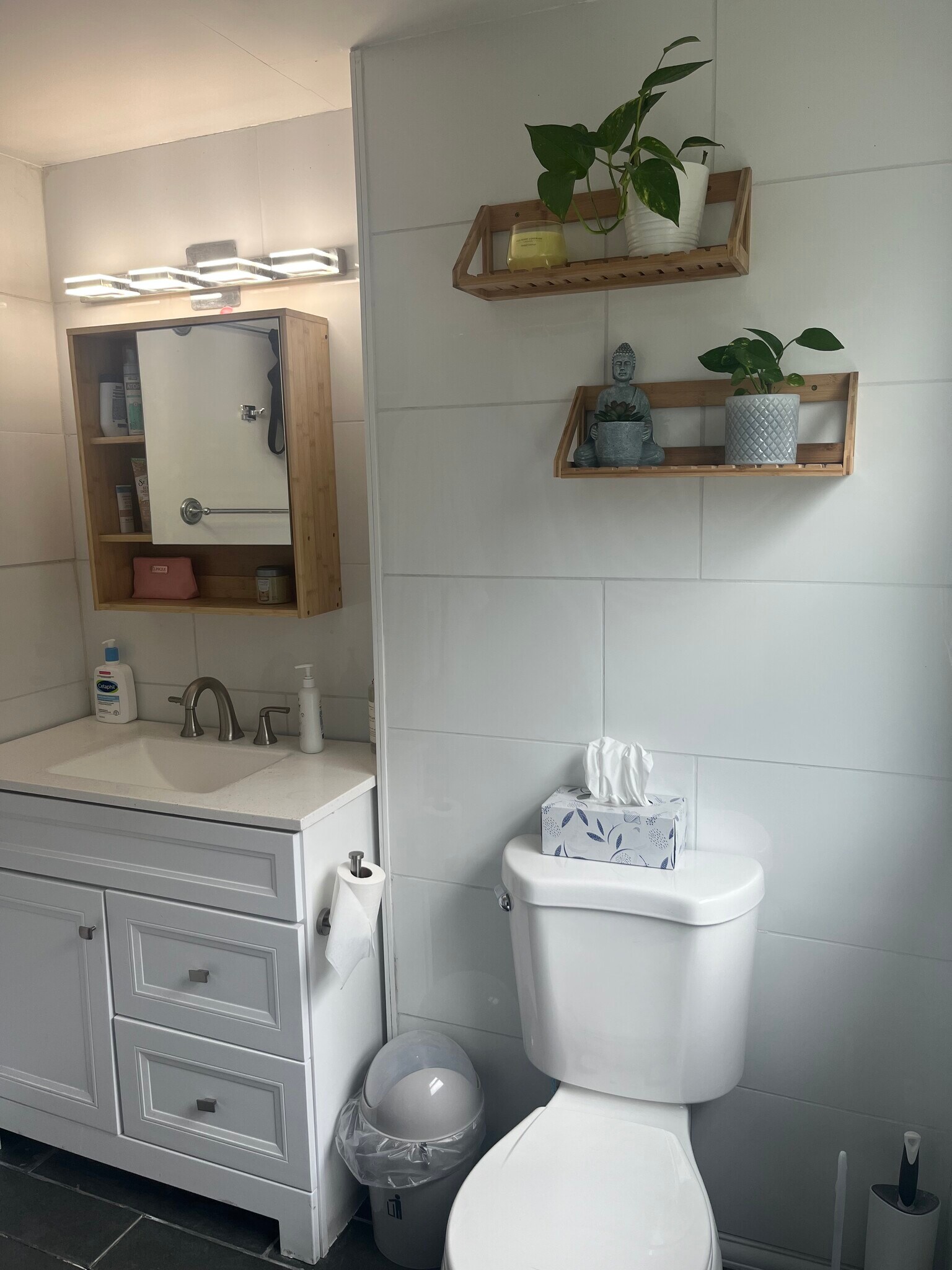 Building Photo - 94 Oakwood Ave