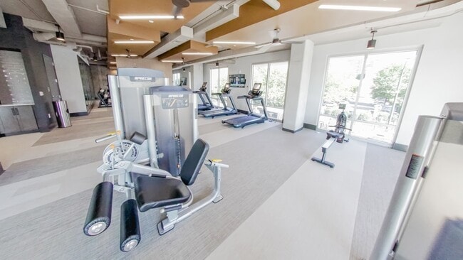 Building Photo - 500 W Trade St