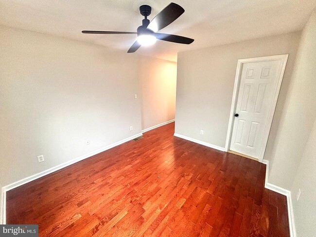 Building Photo - 809 Morris St