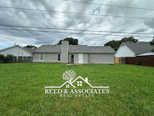 Building Photo - Bartlett Home Located in Quiet Cove!