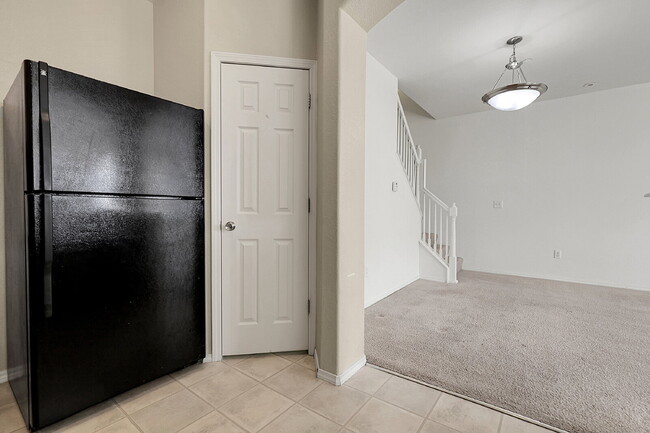 Building Photo - $2,250.00- 2 bed, 2 bath Condo with detach...