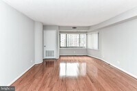 Building Photo - 900 N Stafford St