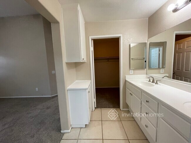 Building Photo - 781 Hillview St