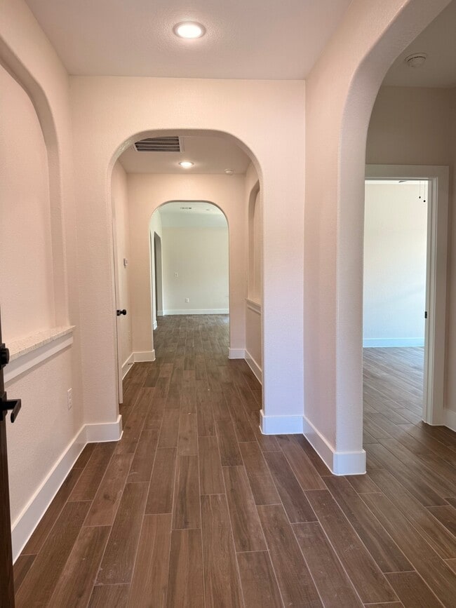 Building Photo - 14880 Coaltown Rd