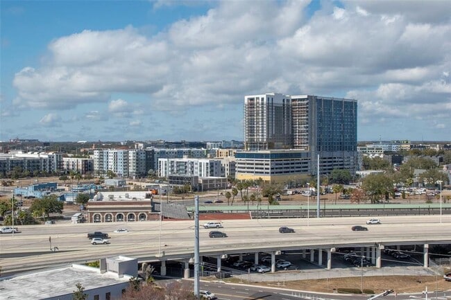 Building Photo - 1120 E Kennedy Blvd