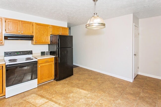 Building Photo - DELHI TOWNSHIP-Cute updated 3 bedroom 2bath ranch in OHSD w/huge 2 car garage