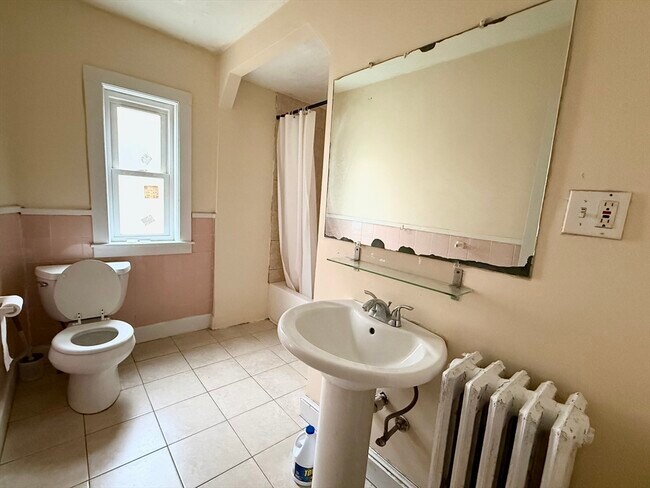 Building Photo - 115 Elmwood Ave