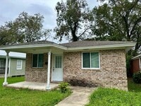 Building Photo - 1016 W 42nd St