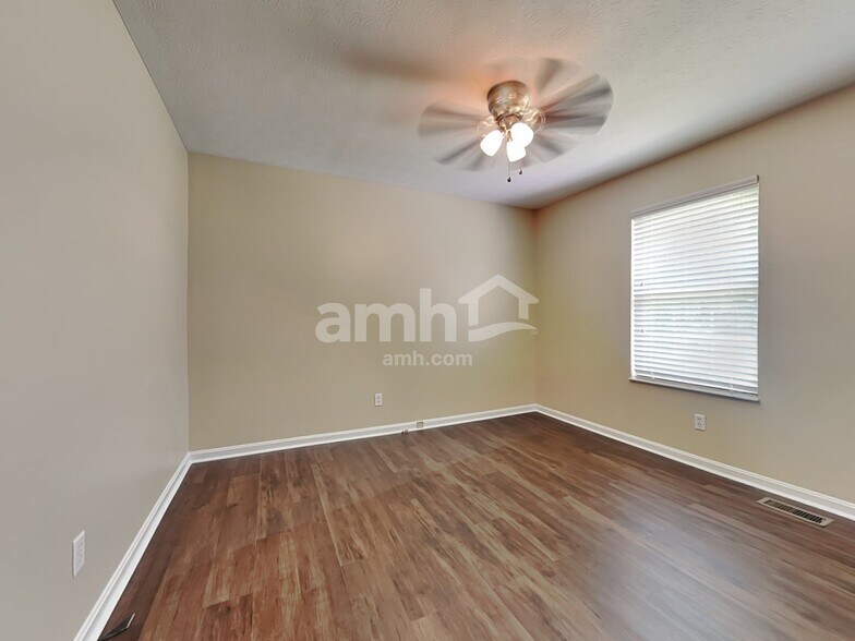 Building Photo - 410 Morning Sun Dr