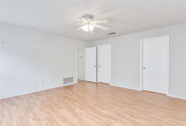 Building Photo - 3712 Julianas Way