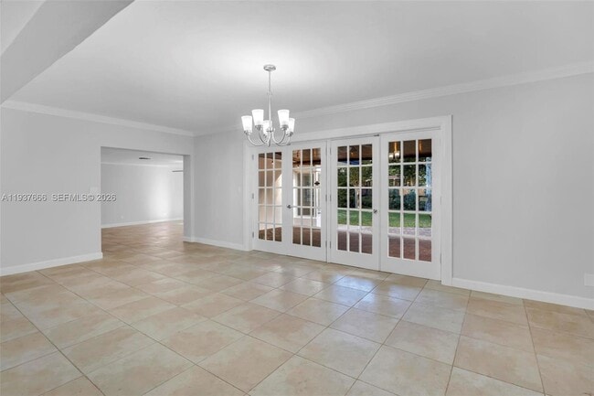 Building Photo - 812 Holly Ln