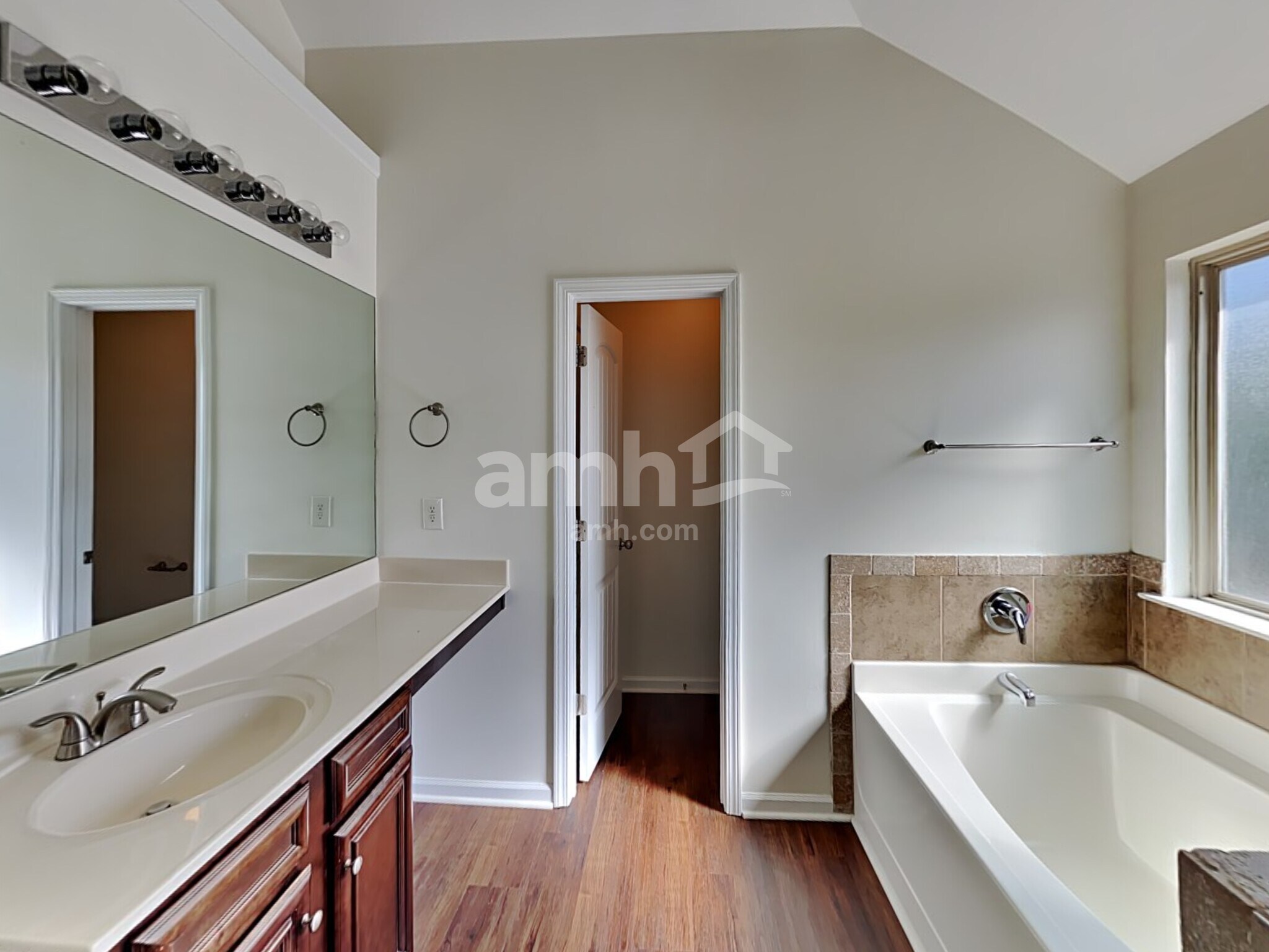 Building Photo - 3389 Gardenside Walk SW