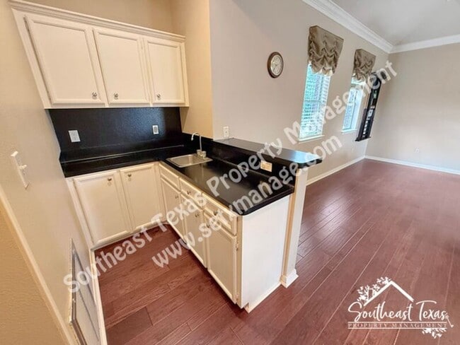 Building Photo - 4980 Littlewood Dr