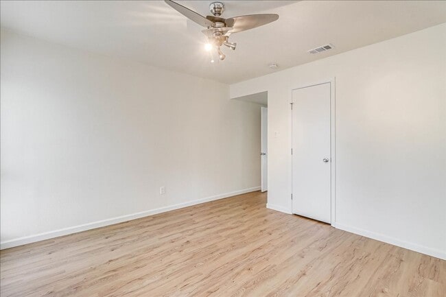 Building Photo - 5518 Sarazen Dr