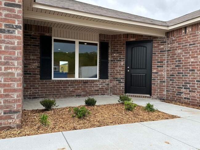 Building Photo - Contact Peggy 501 676 1758