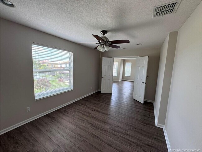 Building Photo - 11239 SW Barton Way