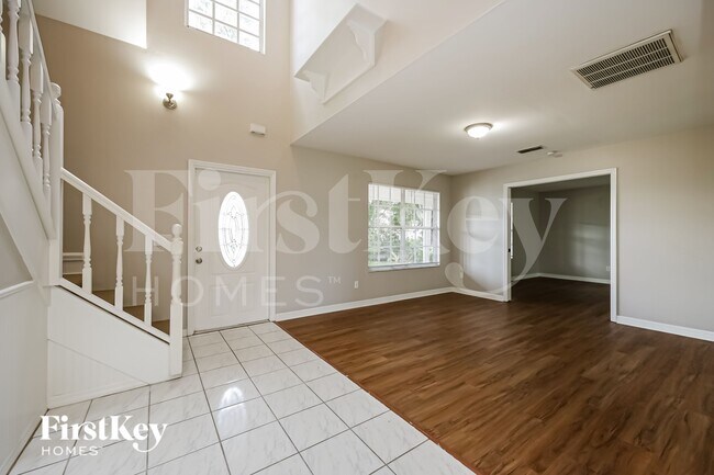 Building Photo - 9264 Cypress Dr N
