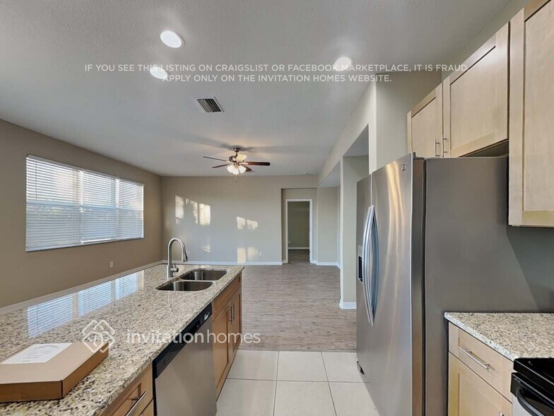 Building Photo - 11133 Golden Silence Dr