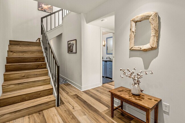 Building Photo - 12933 Caminito Del Canto