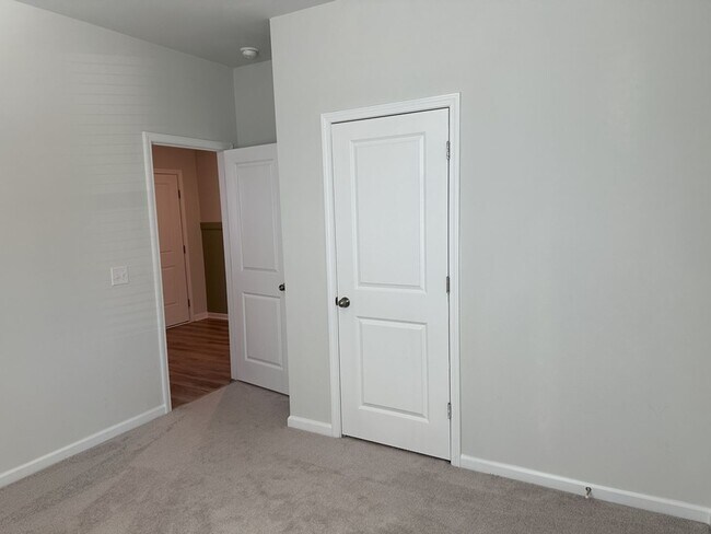 Building Photo - 964 Longleaf Dr