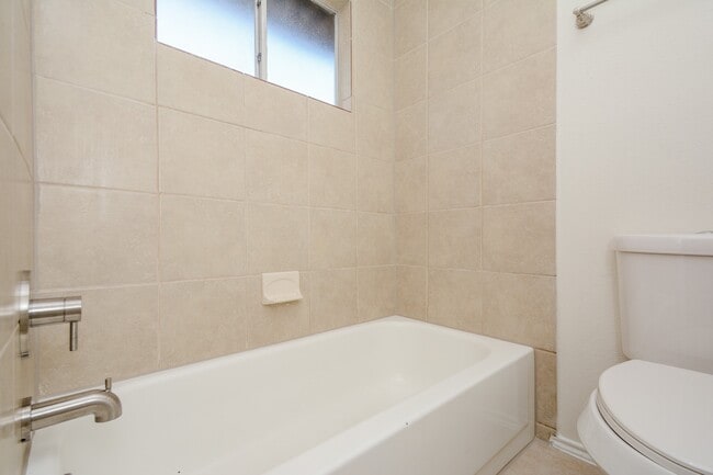 Building Photo - 6111 Ryegate Dr