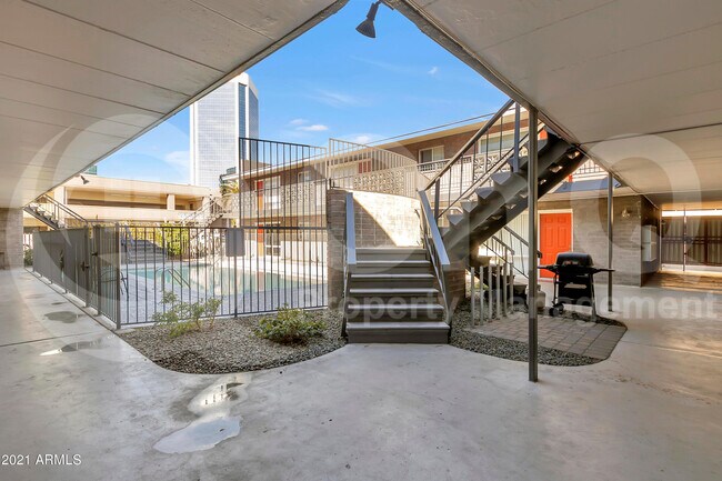 Building Photo - 45 E Lexington Ave