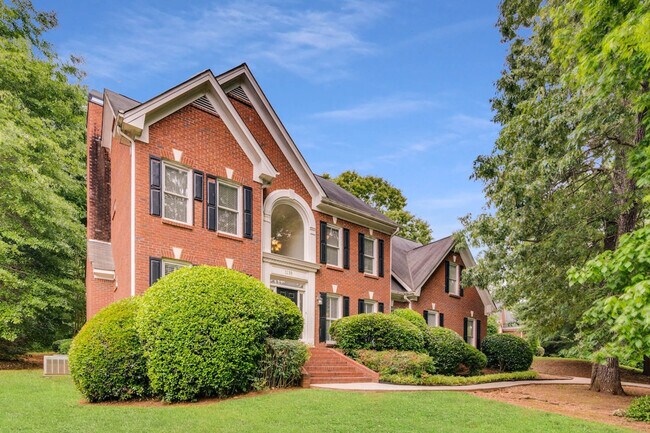 Building Photo - 1230 Oxford Dr SE