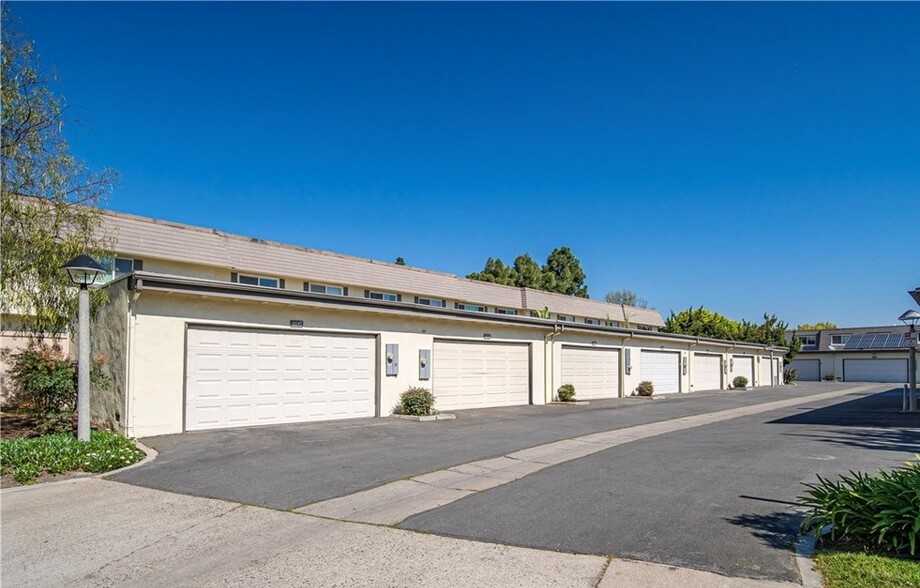 Building Photo - 4045 Via Encinas